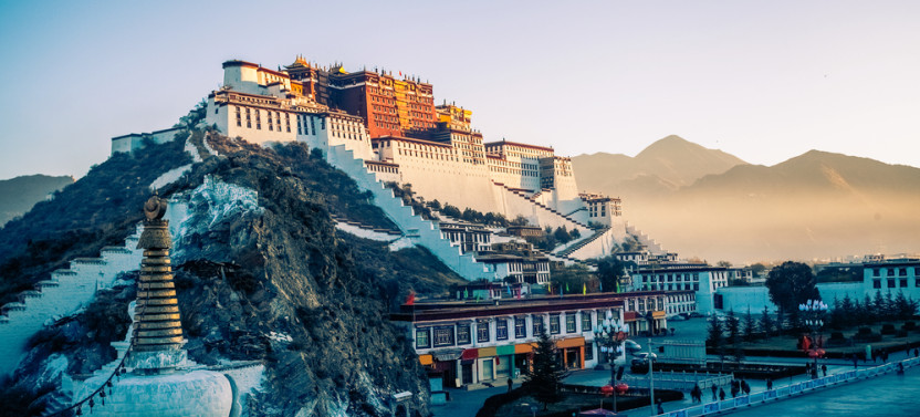 10 Days Everest Base Camp with Lake Namtso Small Group Tour