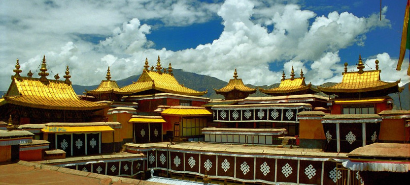 10 Days Everest Base Camp with Lake Namtso Small Group Tour