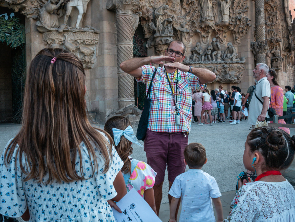 Sagrada Familia Small Group Tour for Kids & Families