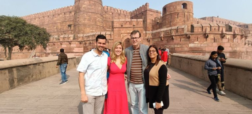 From Delhi: Taj Mahal & Agra Private Day Trip with Transfers