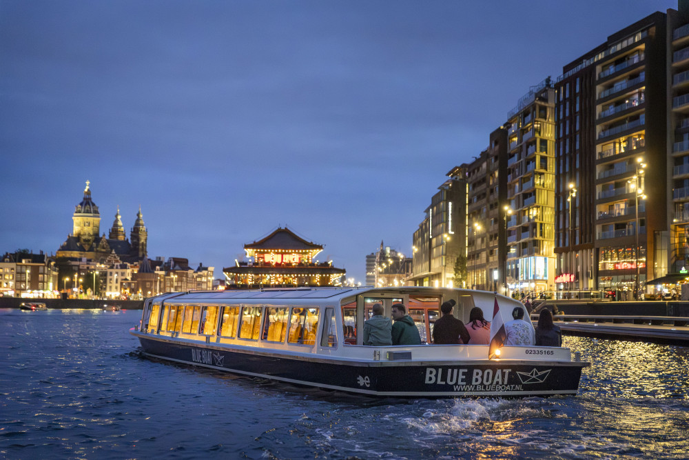 Winter Evening Cruise with Hot Drink, Cookies, and Wine & Cheese Box