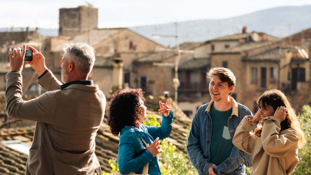 San Gimignano and Boutique Vineyard Tour from Florence