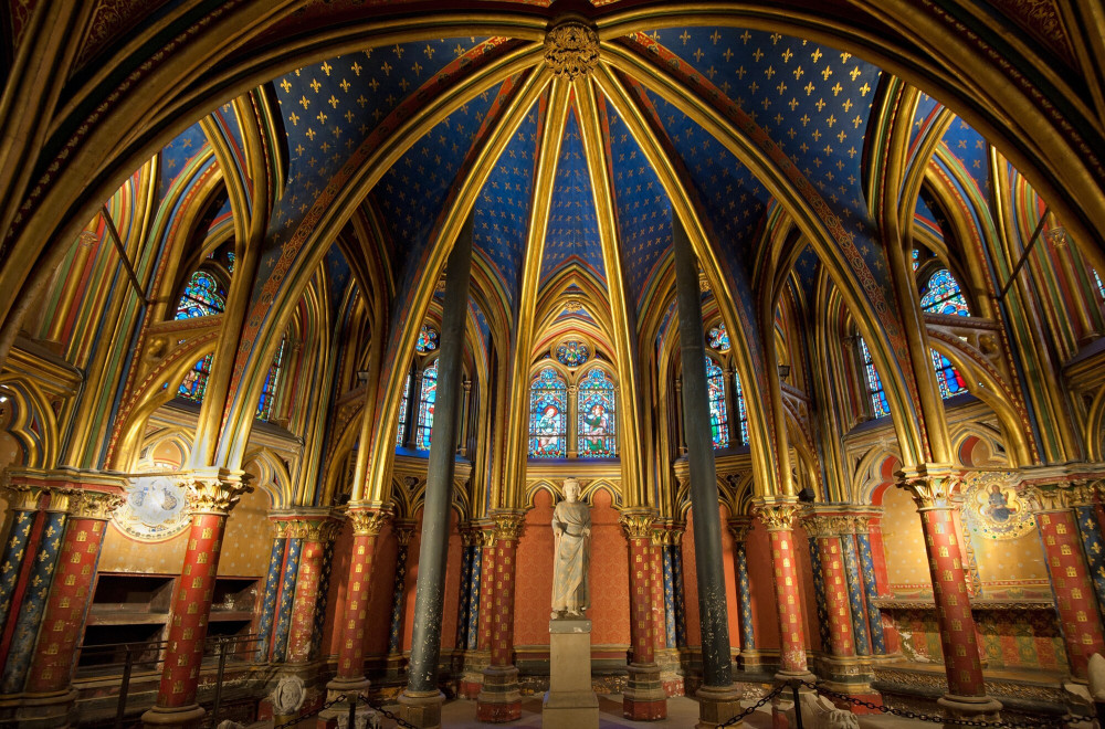 Semi-Private Notre Dame Island & Cathedral Tour