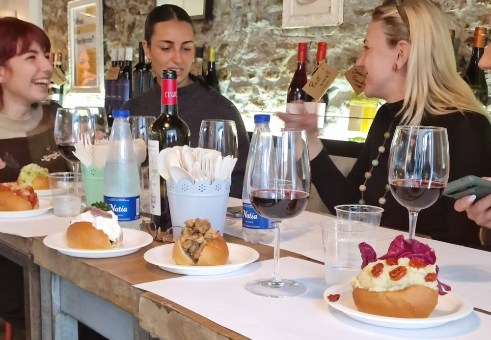 Small Group Maritozzi Breakfast Tour in Trastevere