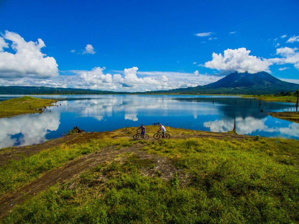 Biking Tour Around the Arenal Lake