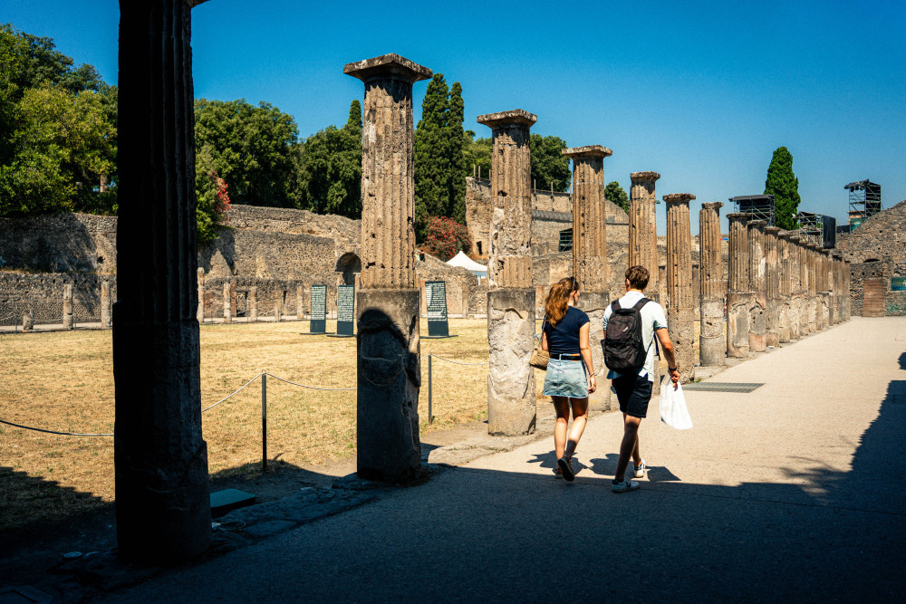 From Rome: Pompeii with Archaeologist + Lunch in Sorrento