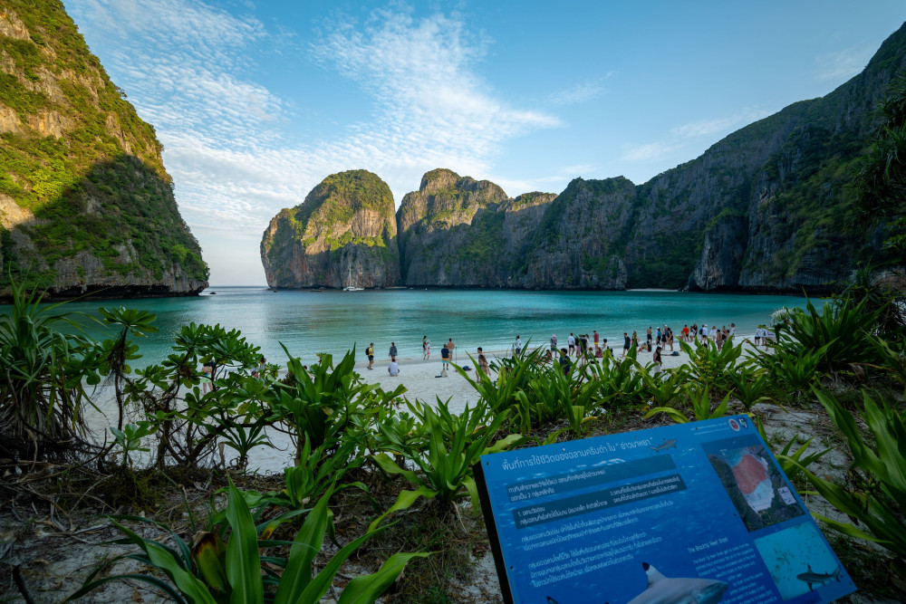 Luxury Private Speed Boat: Phi Phi Sunrise Tour