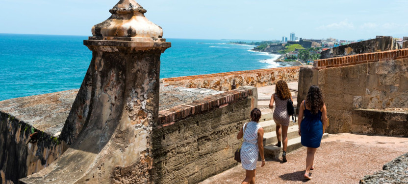 Small Group Walking Tour: San Juan Highlights with El Morro