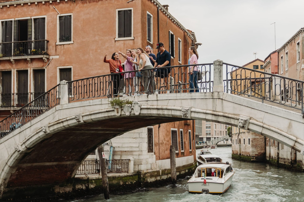 Venice at Sunset: Cicchetti, Food & Wine Tour