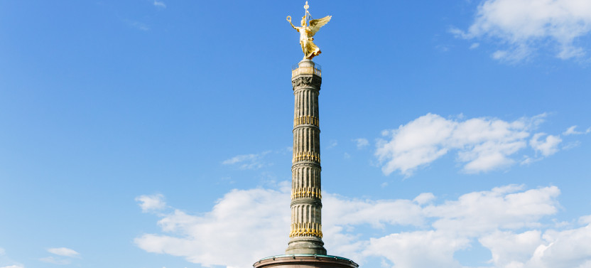 Berlin City Bike Tour with Beer Garden Stop