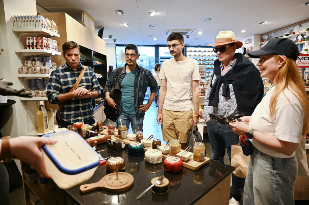 Amsterdam Food Tour - Eat, Learn And Have Fun With A Local