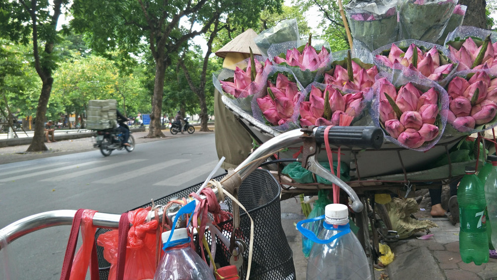 Private Good Morning Hanoi City Tour with Breakfast