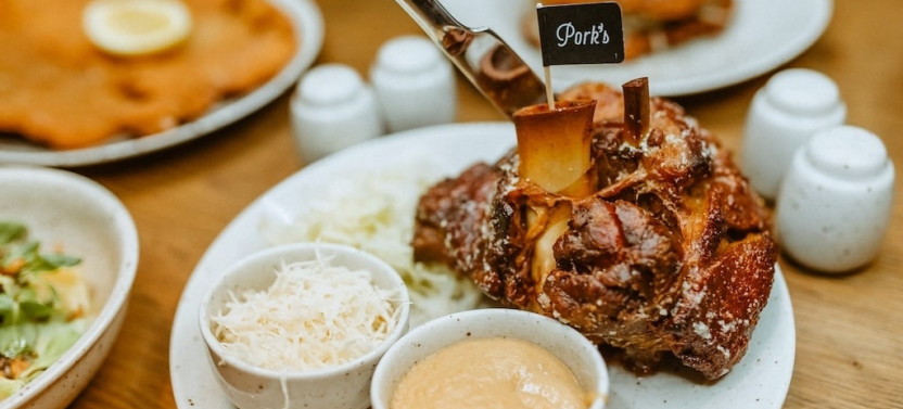 Small Group: Award-Winning 4-Hr Old Town Prague Food Tour, 4 Drinks incl.