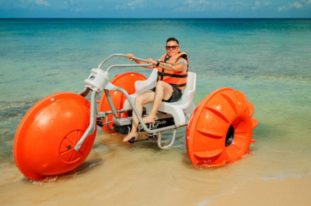 Isla Mia Beach Vibes in Cozumel