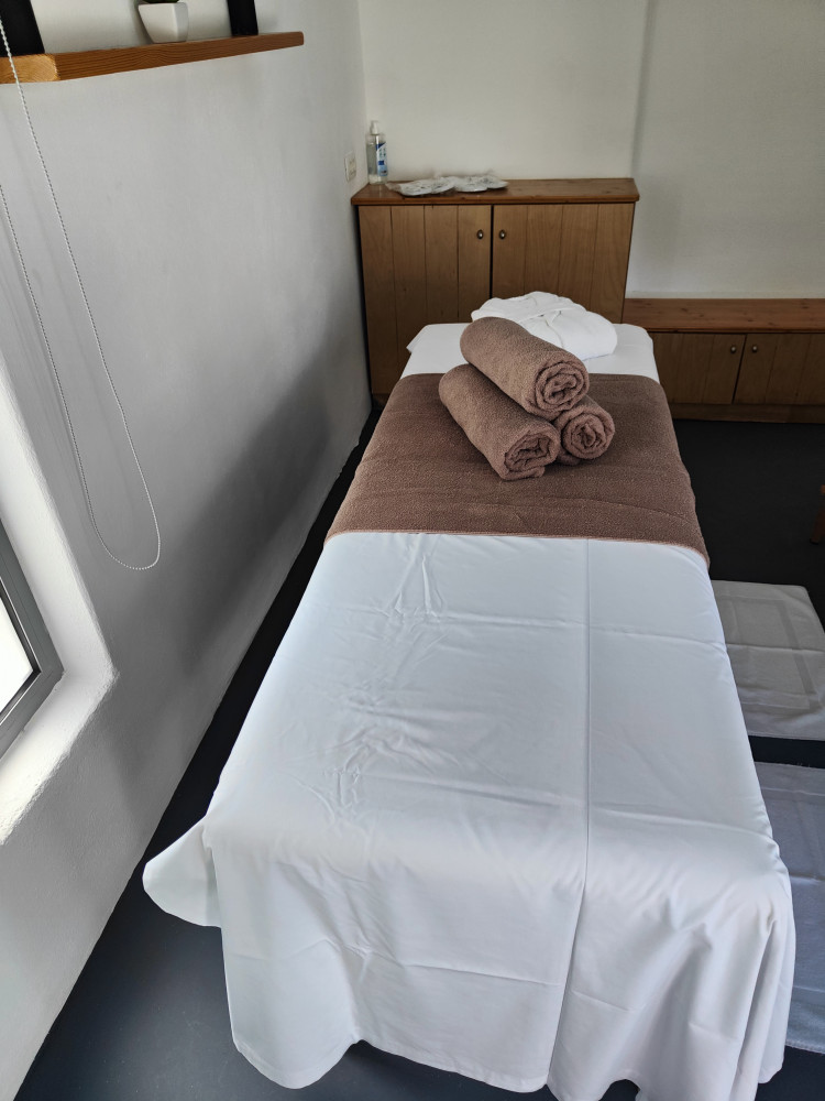 Private Full-Body Relaxing Aromatherapy Massage in Akrotiri