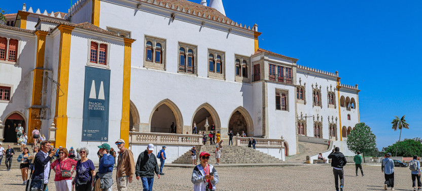 Premium Small Group: Sintra, Pena & Regaleira from Lisbon