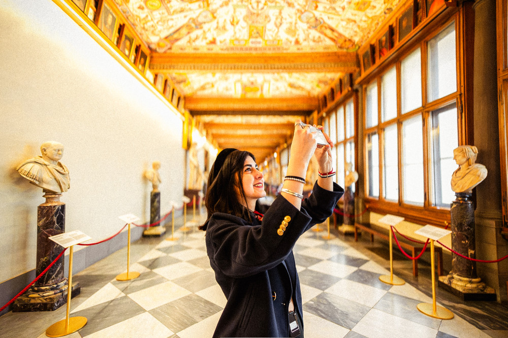 Florence: Uffizi Gallery Entry Tickets With Host Entrance