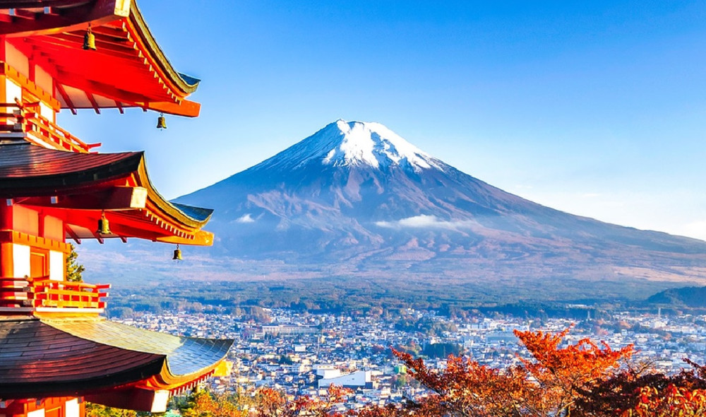 Mt. Fuji Oshino Hakkai, Outlets or Hot Springs One-Day Tour