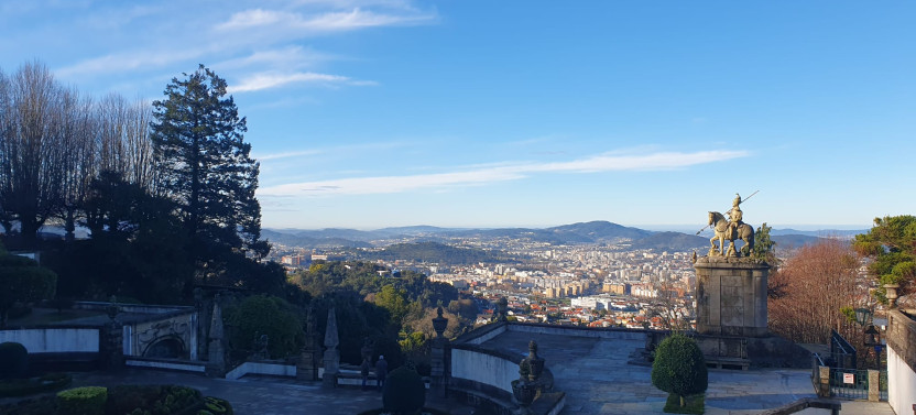Small Group Braga & Guimarães Tour With Lunch From Porto