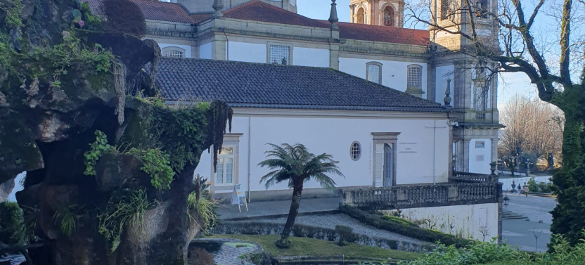 Small Group Braga & Guimarães Tour With Lunch From Porto