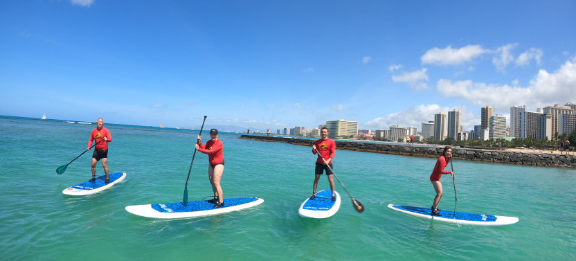 Stand Up Paddle Boarding Lessons in Waikiki with Equipment
