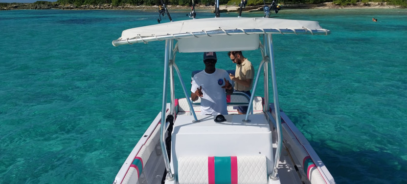 Half-Day Snorkel and Beach Trip on the Searostrattus
