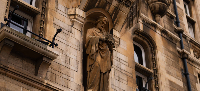 Shared Spanish Cambridge Alumni-led Cambridge Tour w/opt King's Chapel