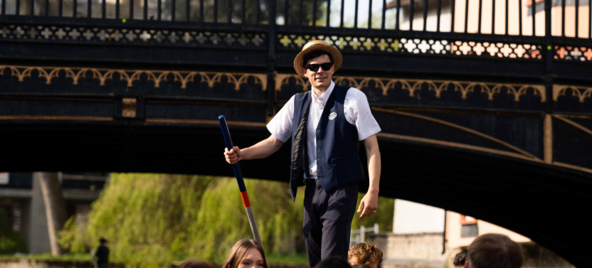 Shared Mandarin Cambridge Tour & Punting w/opt King's Chapel