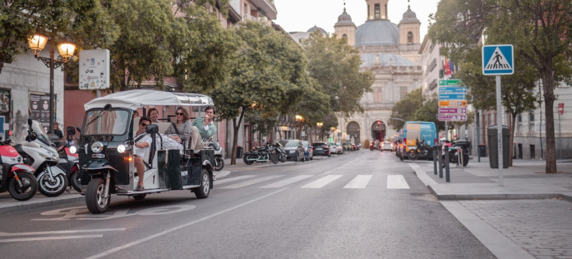 Madrid Expert Tour in Private Eco Tuk Tuk