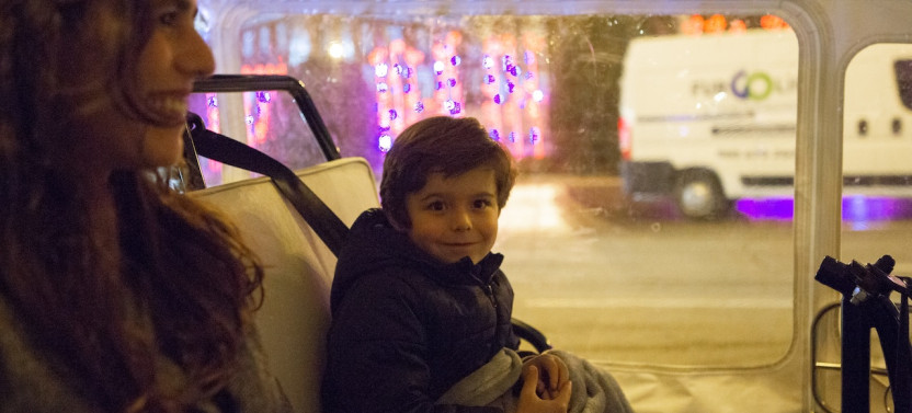 Lisbon Christmas Lights Tour in Private Eco Tuk Tuk
