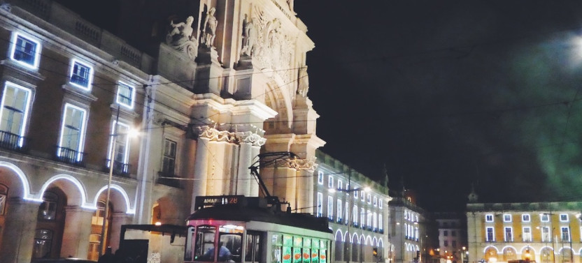 Lisbon Christmas Lights Tour in Private Eco Tuk Tuk