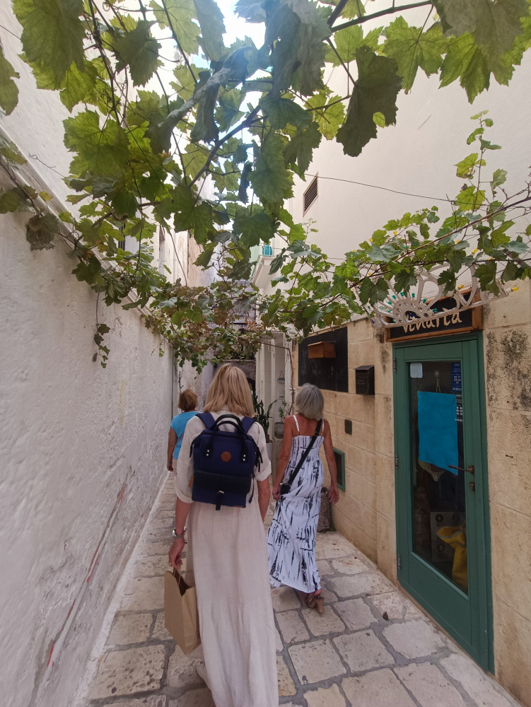 Private Driver from Bari to Lecce via Polignano a Mare and Ostuni