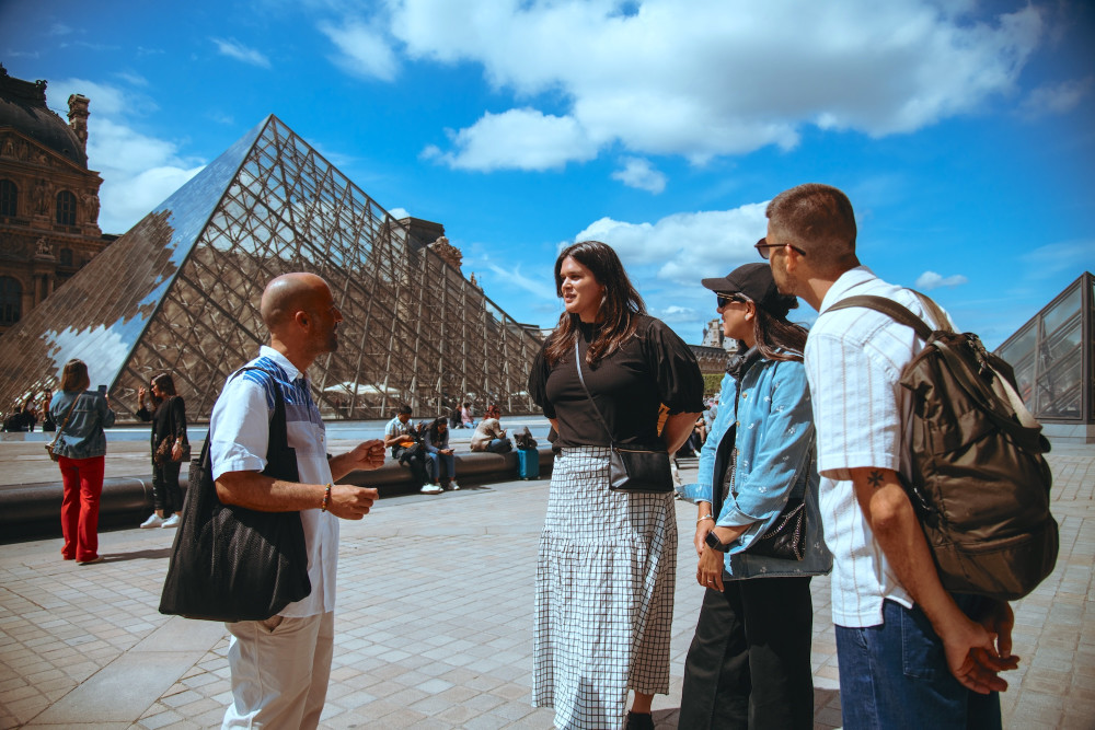 Expert-Led Louvre Tour with the Mona Lisa - Private