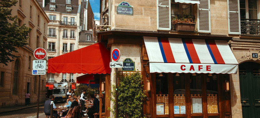 Expert-led Left Bank Food Tour: Baguettes, Bistros & Boulangeries - Private,country France