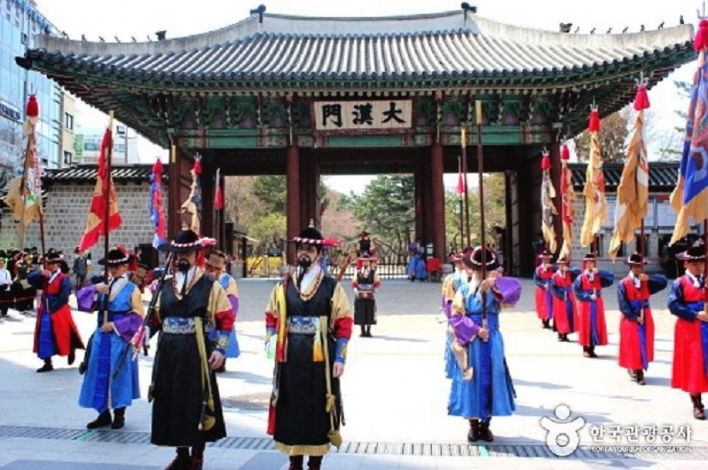 Seoul City Palaces Tour & Nanta Show