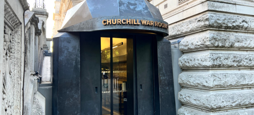 Private London in WWII Walking Tour with Churchill War Rooms Visit