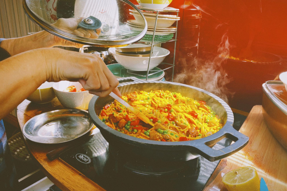 Spanish Cooking Class in London on a Houseboat