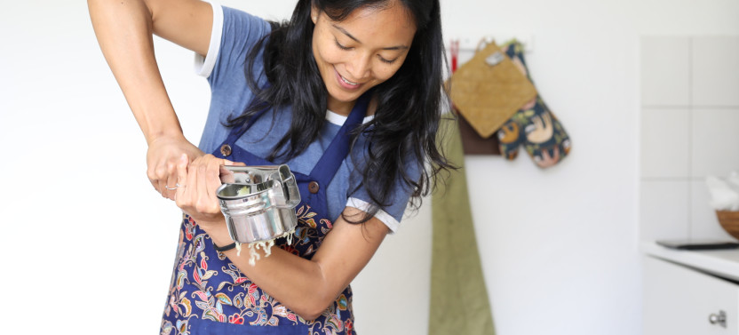 Cologne Farmers Market Tour & Cooking Class in a Local Home