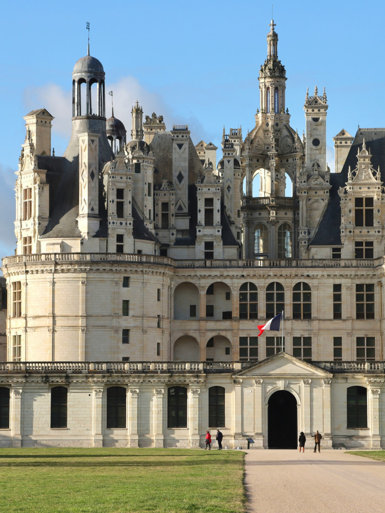All Day Guided Loire Valley Castles From Paris (Departure hotel)