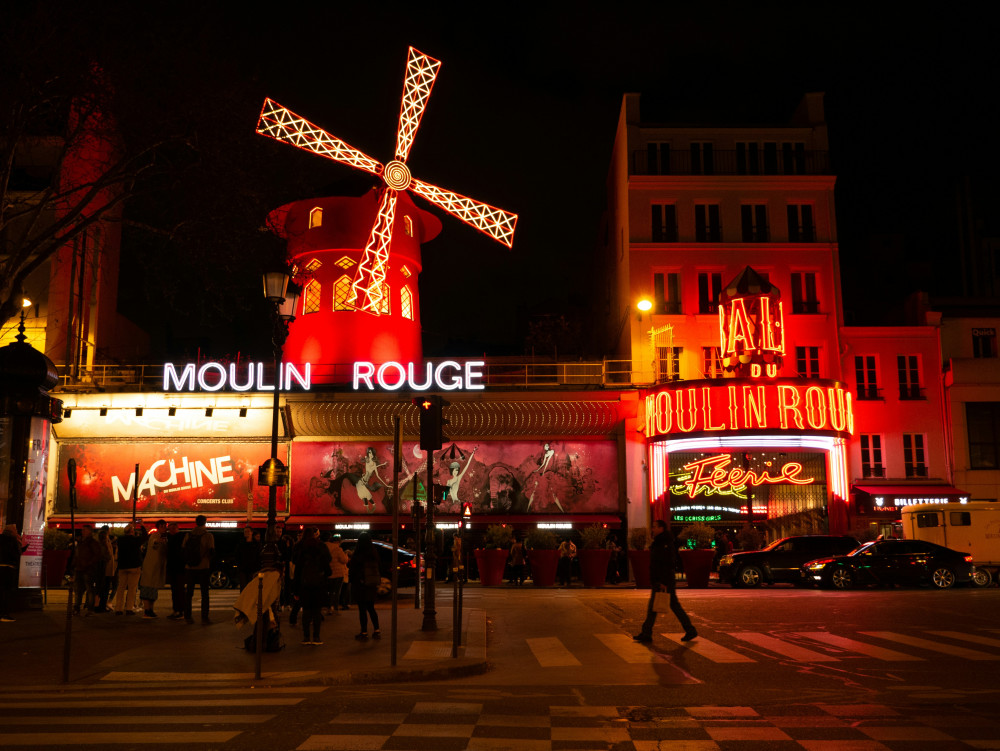 City Tour of Paris Night Tour + Moulin Rouge (Glass of Champagne)