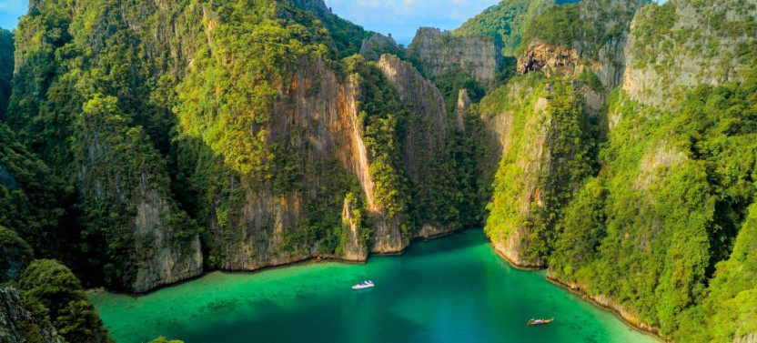 Phuket: Early Speedboat to Phi Phi, Bamboo, Snorkel & Lunch