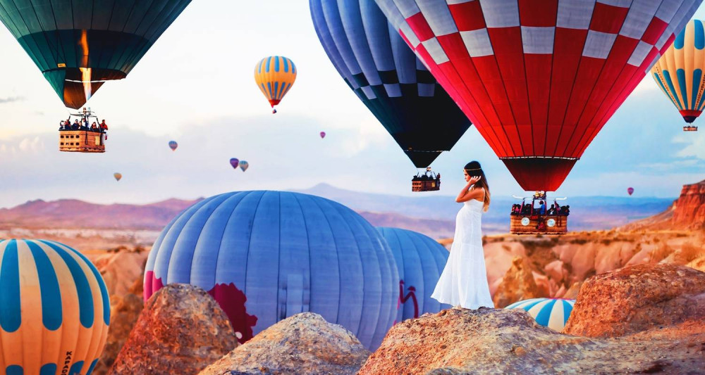 Cappadocia Amazing Sunrise Hot Air Balloon Tour with snacks and Champagne