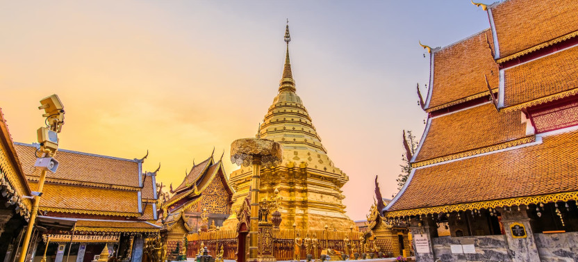 Private Chiang Mai: Doi Suthep & Wat Pha Lat by Local Red Truck 11:00AM
