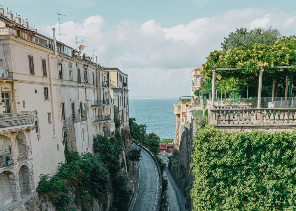 Transfer from Naples To Sorrento With Tour In Herculaneum