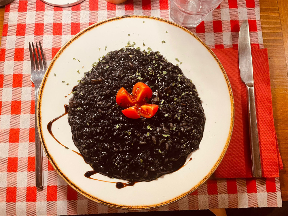 Dubrovnik Food Tour: Eat, Learn and Have Fun with a Local