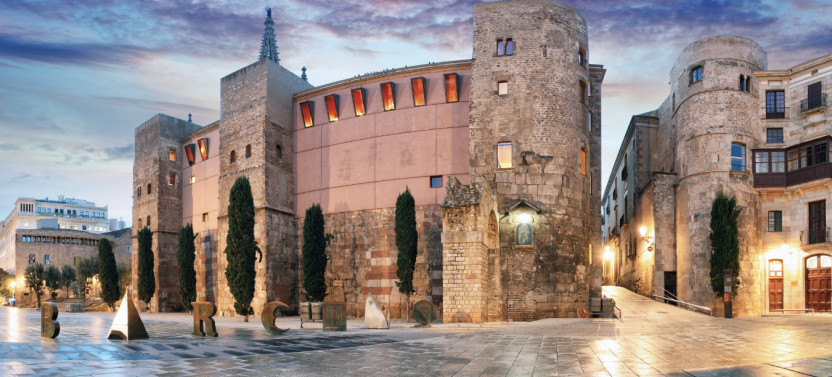 Barcelona in One Day: Private Guide, Chauffeur & Skip-the-Line Access