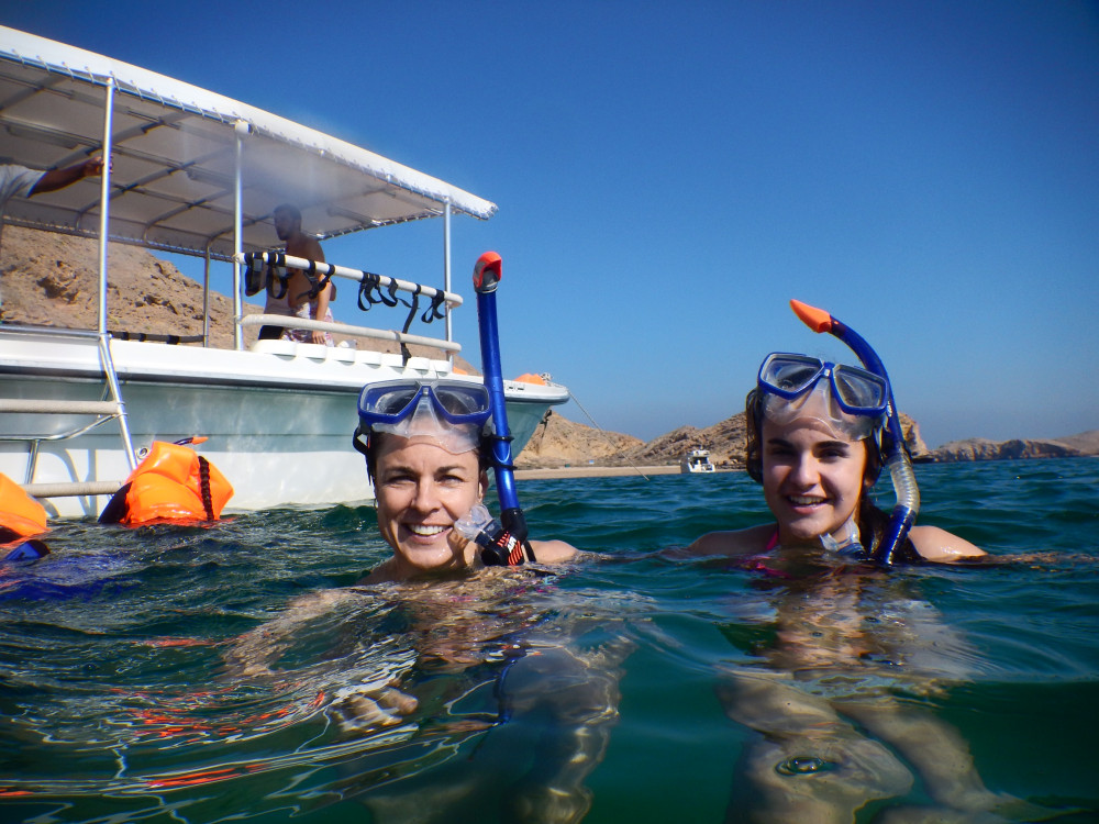 Muscat: Dolphin Watching & Snorkeling Trip