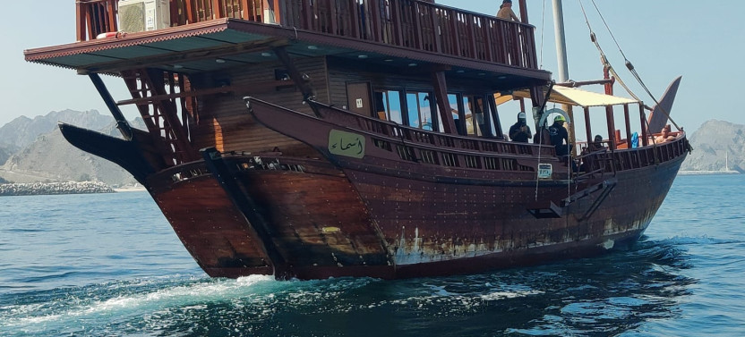 Muscat: Omani Dhow Sunset & Coastal Cruise