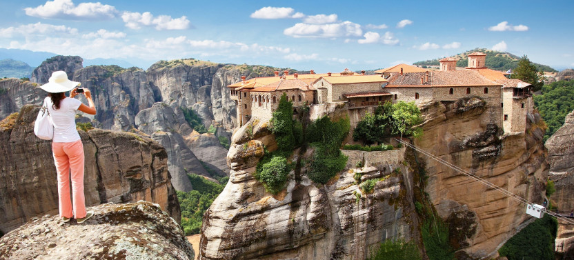Private 1-Day Meteora Tour From Athens with Local Guide (8:00 am)