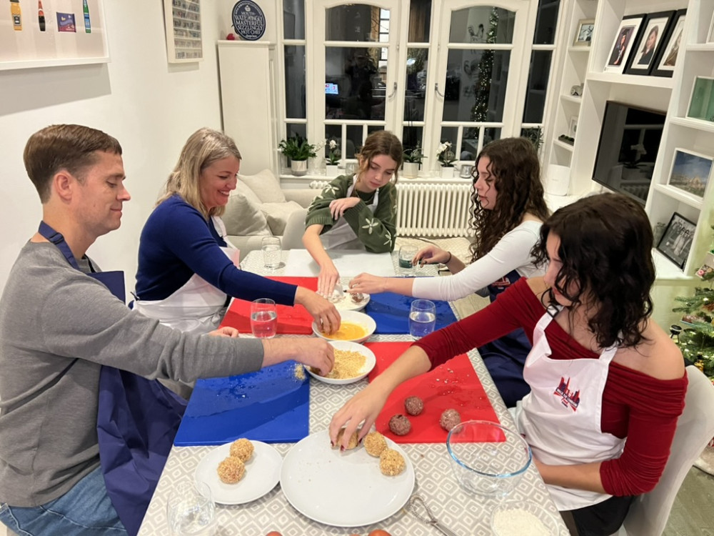 Private British Home Cooking Class in London with Dan